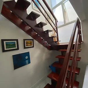 Casa Com 4 Quartos E 3 No Ferradura. Casa de Férias